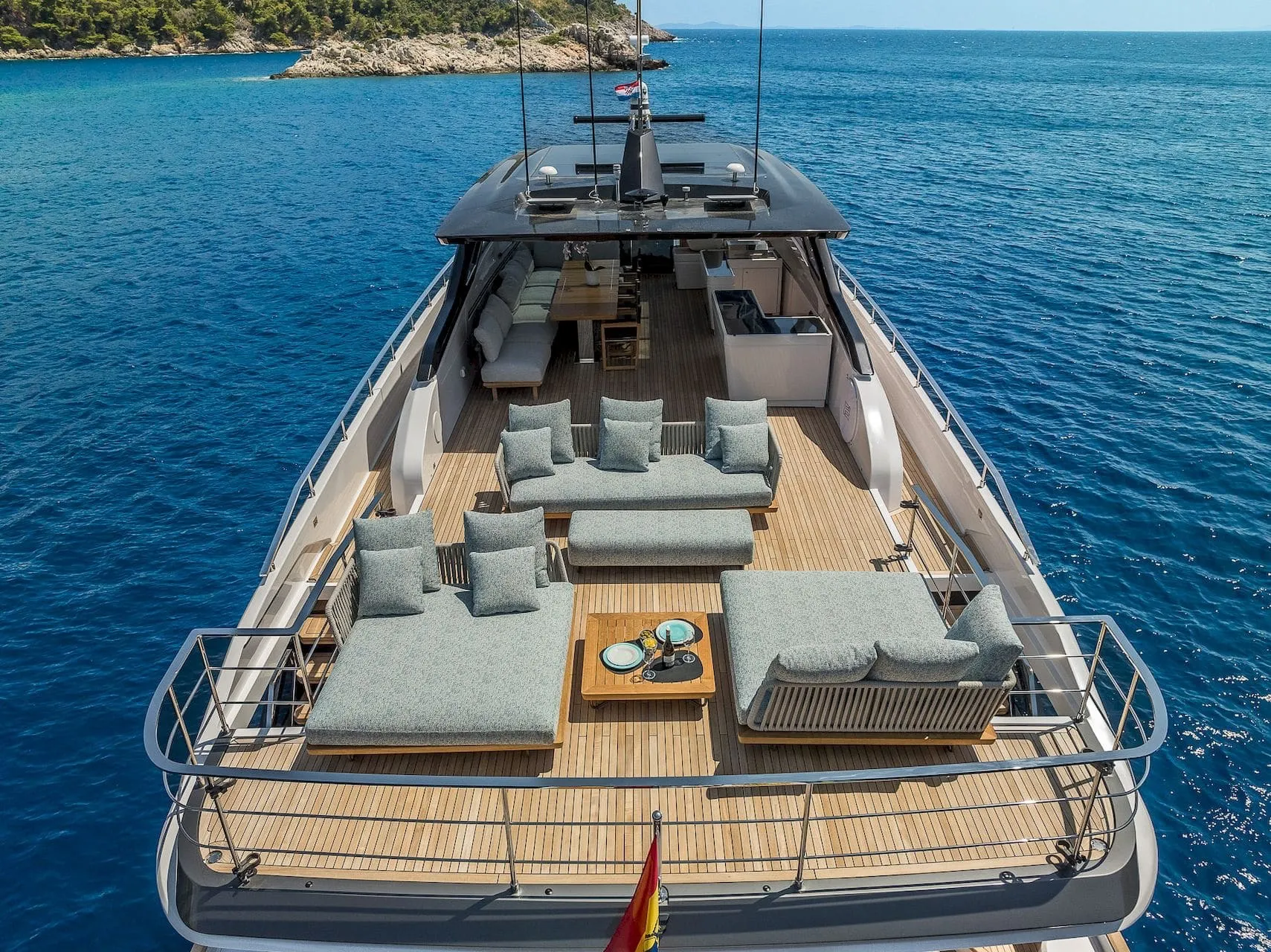 Nailu + 30.13m Ferretti Yachts motor yacht charter Mallorca photo 14