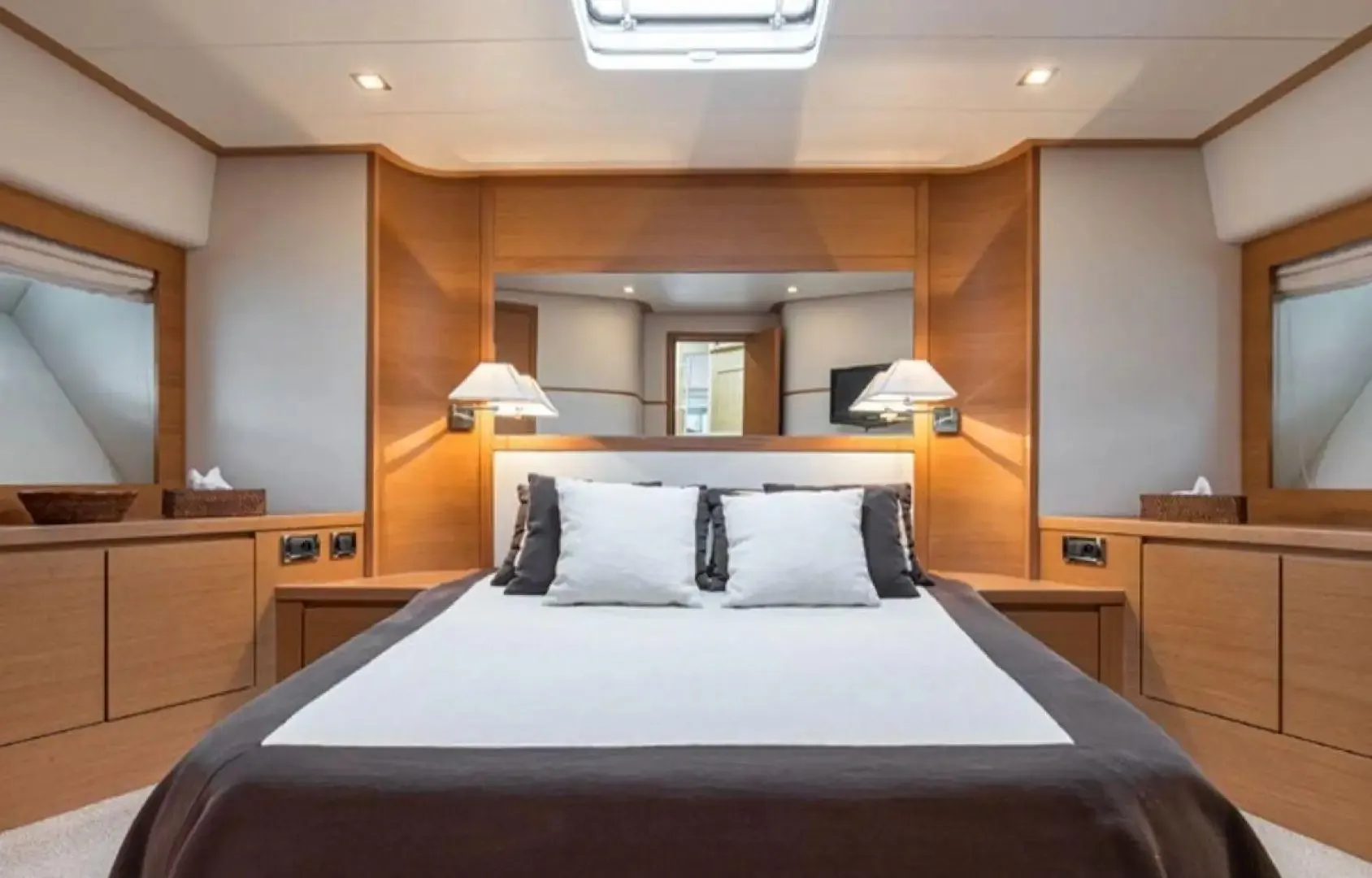 Passion 21.73m Couach motor yacht charter French Riviera photo 17