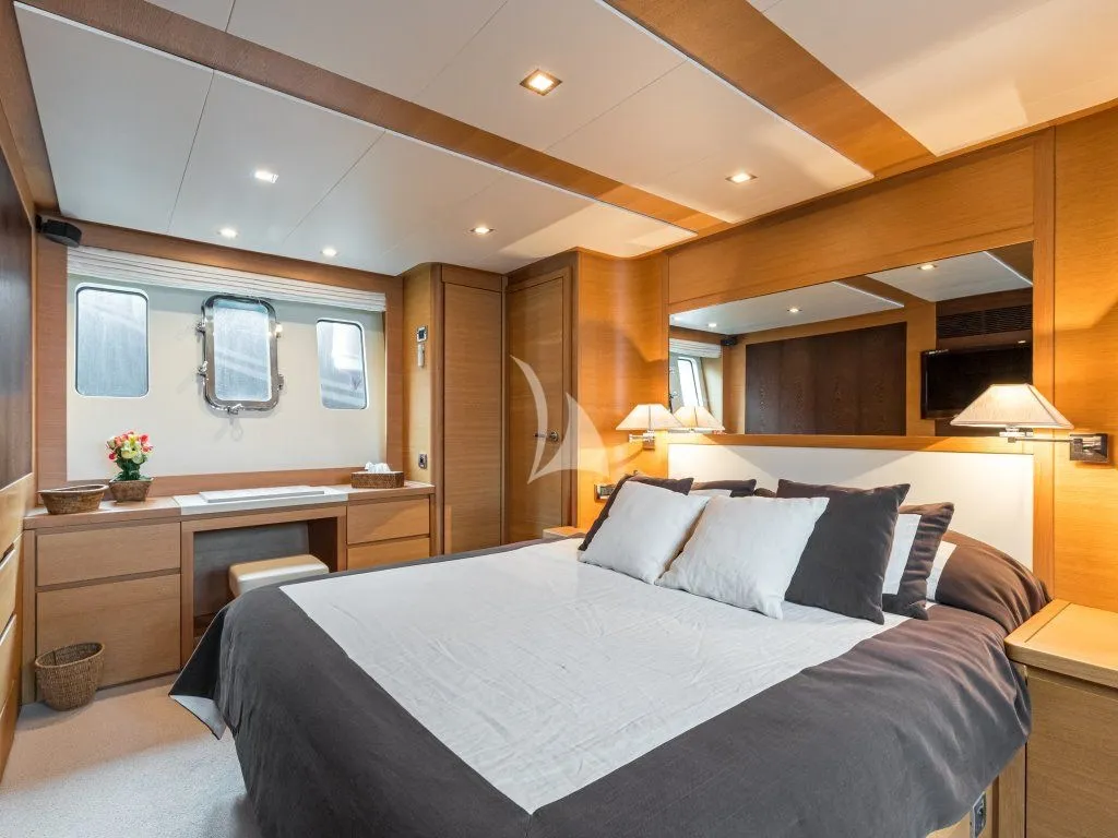 Passion 21.73m Couach motor yacht charter French Riviera photo 18