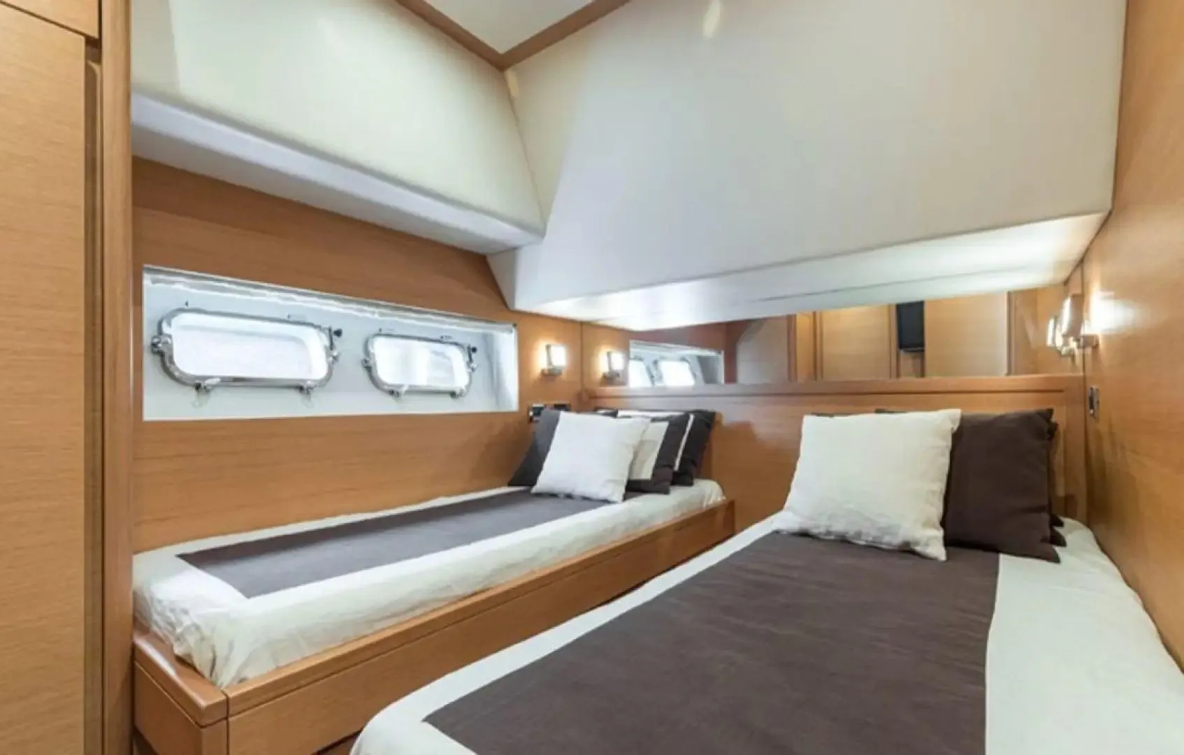 Passion 21.73m Couach motor yacht charter French Riviera photo 21