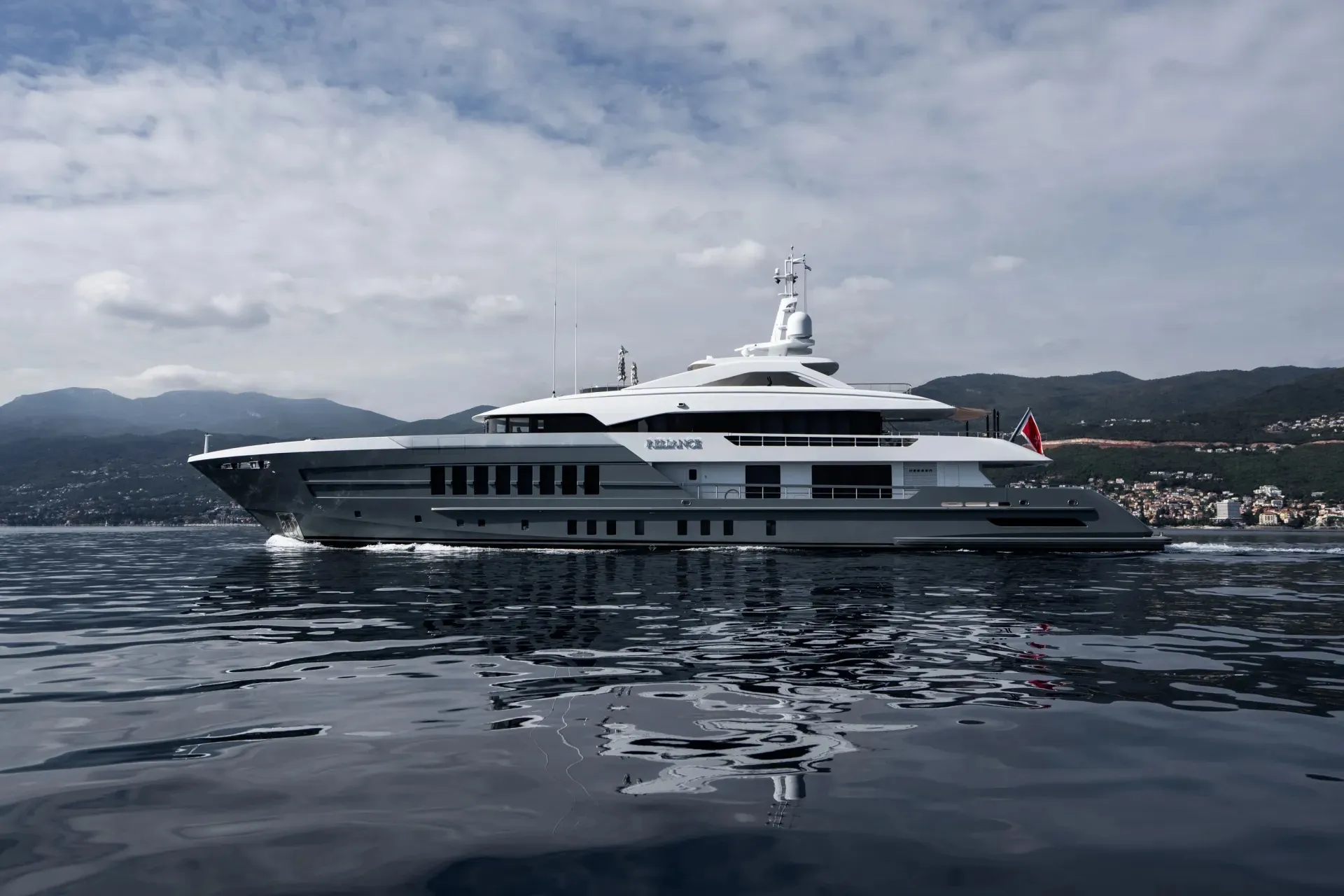 Reliance 55m Heesen motor yacht charter French Riviera photo 04