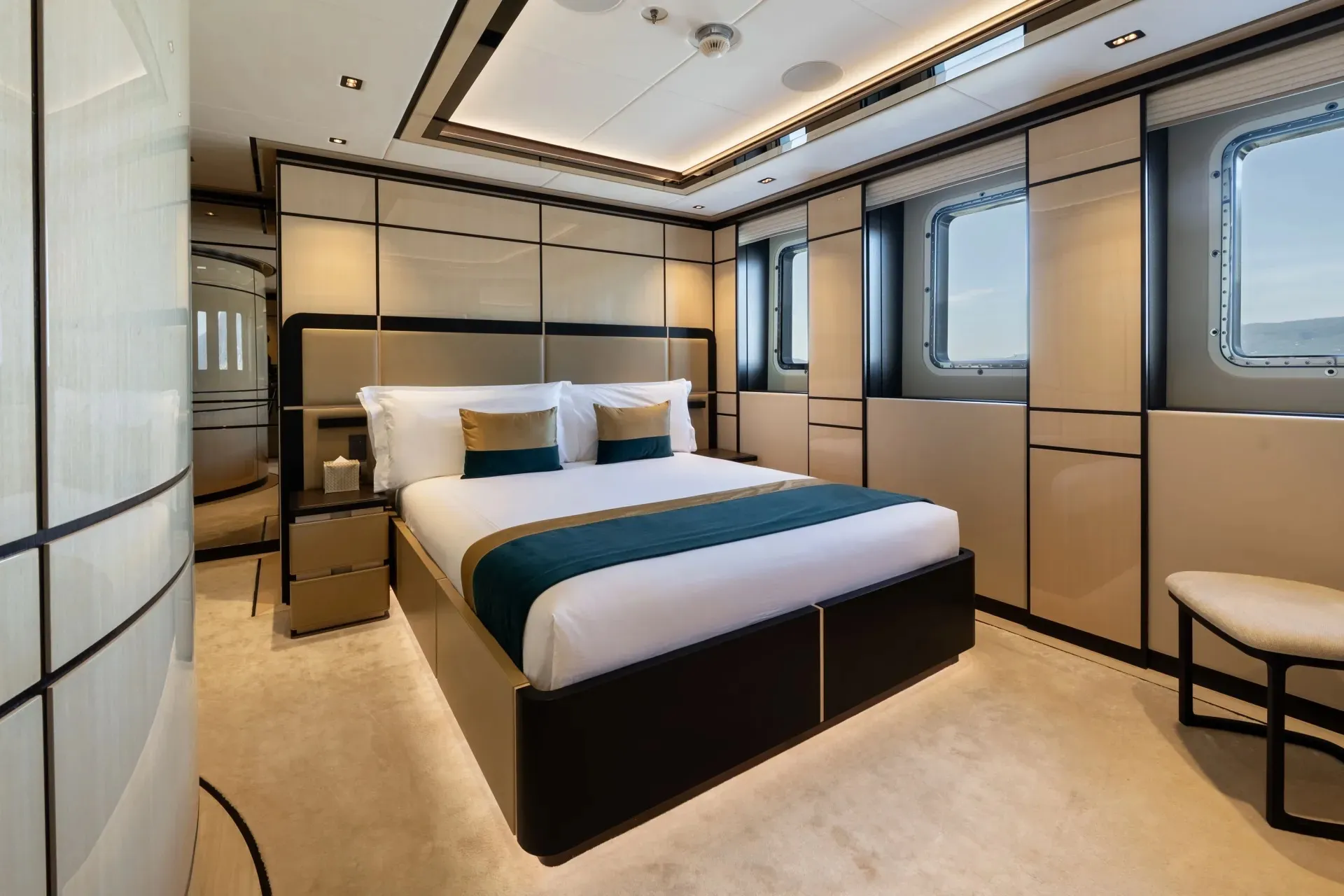 Reliance 55m Heesen motor yacht charter French Riviera photo 29