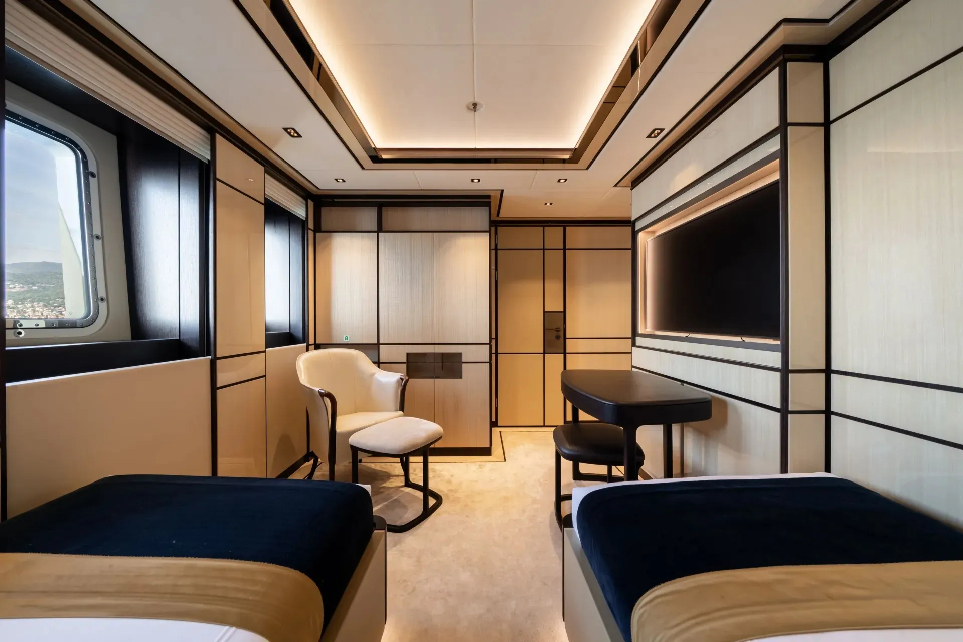 Reliance 55m Heesen motor yacht charter French Riviera photo 38