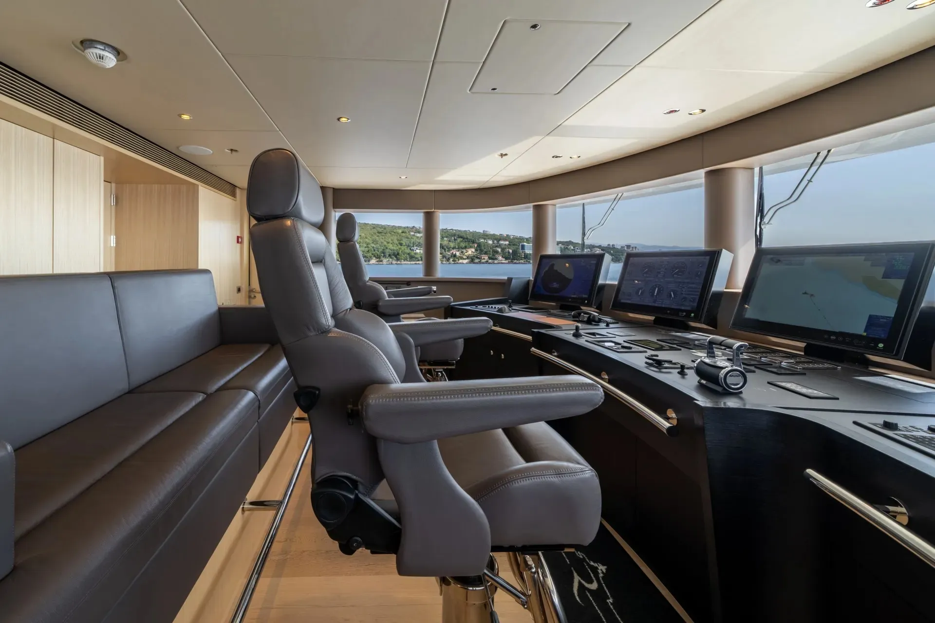 Reliance 55m Heesen motor yacht charter French Riviera photo 43