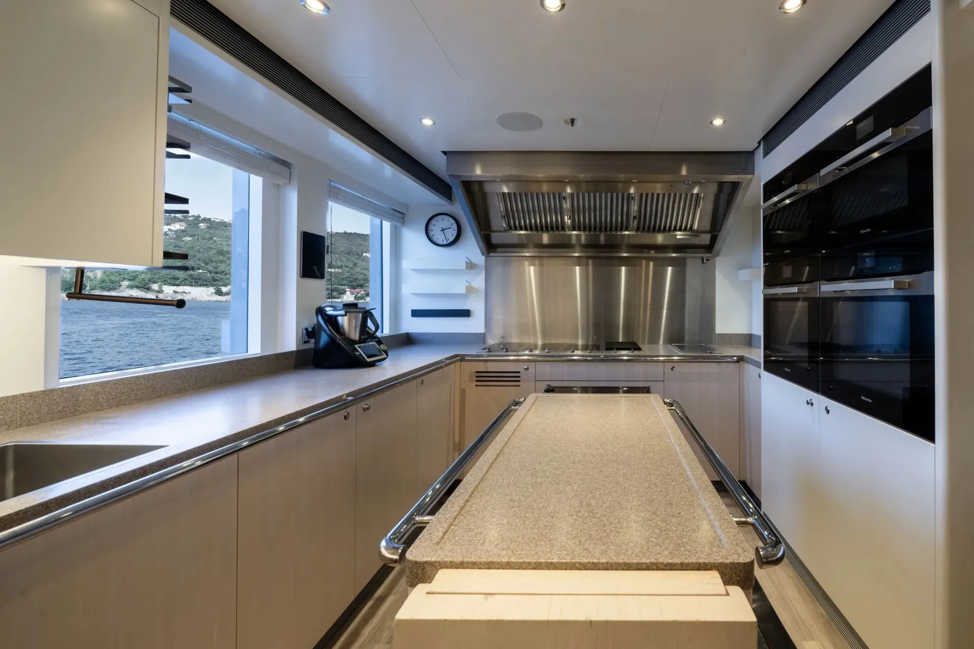Reliance 55m Heesen motor yacht charter French Riviera photo 44
