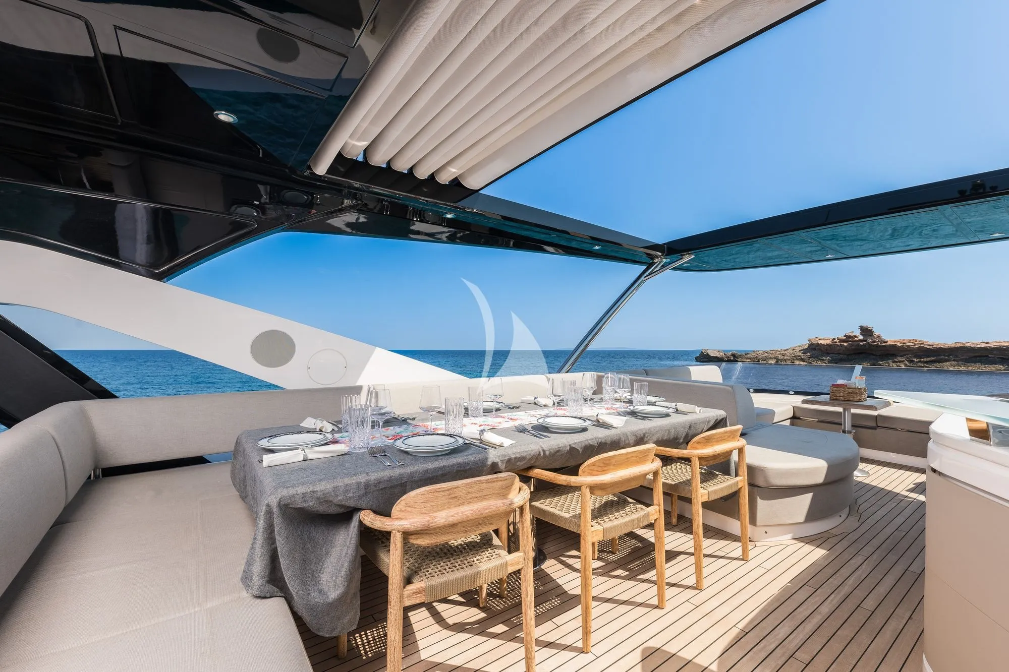 Saahsa 23.6m Sunseeker motor yacht charter Ibiza photo 18