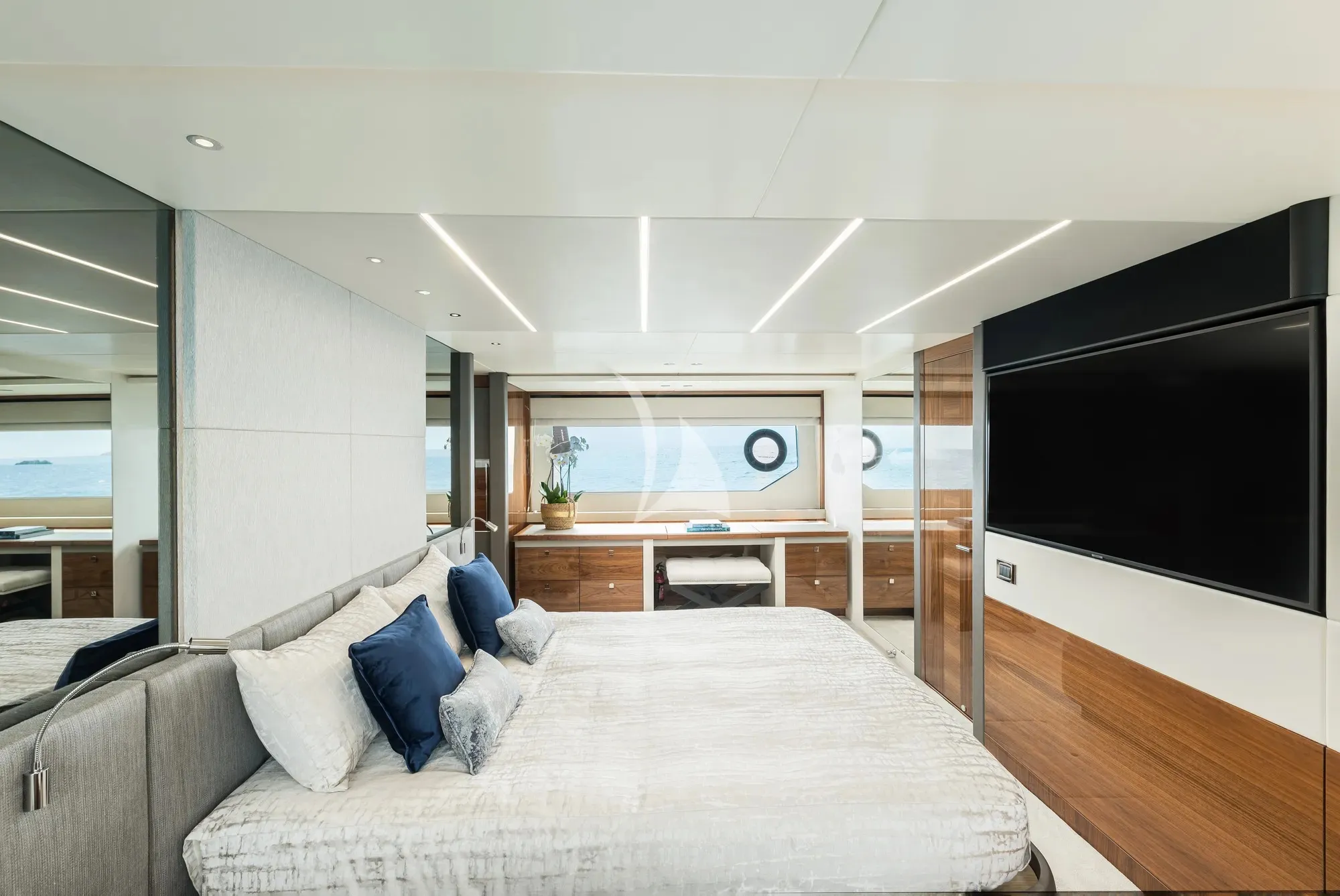Saahsa 23.6m Sunseeker motor yacht charter Ibiza photo 26