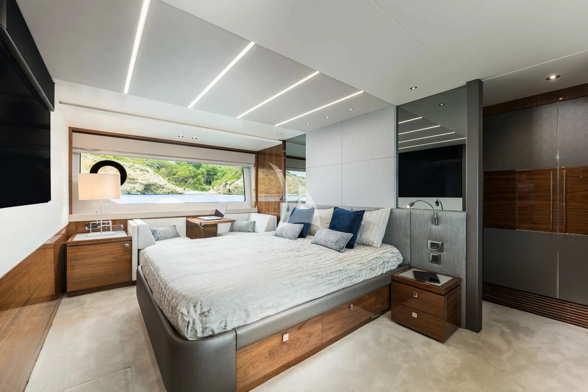 Saahsa 23.6m Sunseeker motor yacht charter Ibiza photo 27