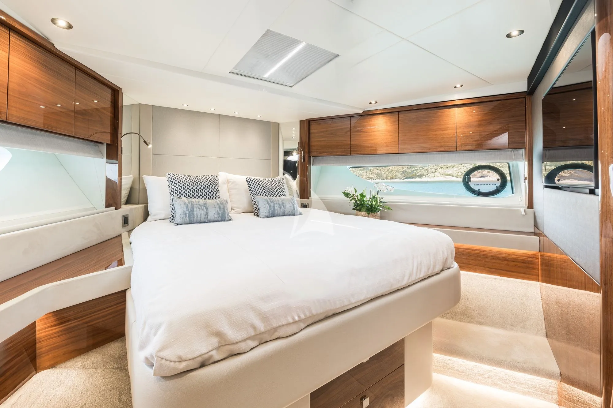 Saahsa 23.6m Sunseeker motor yacht charter Ibiza photo 28
