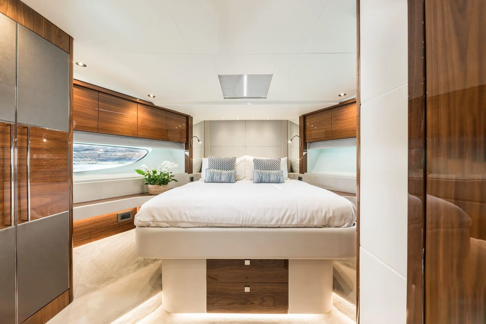 Saahsa 23.6m Sunseeker motor yacht charter Ibiza photo 32