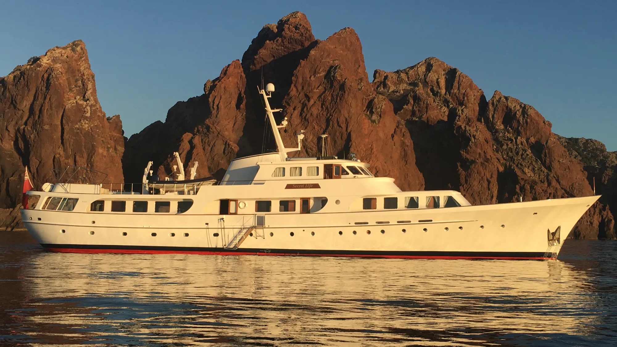 Secret Life 45.02m Feadship motor yacht charter French Riviera photo 01