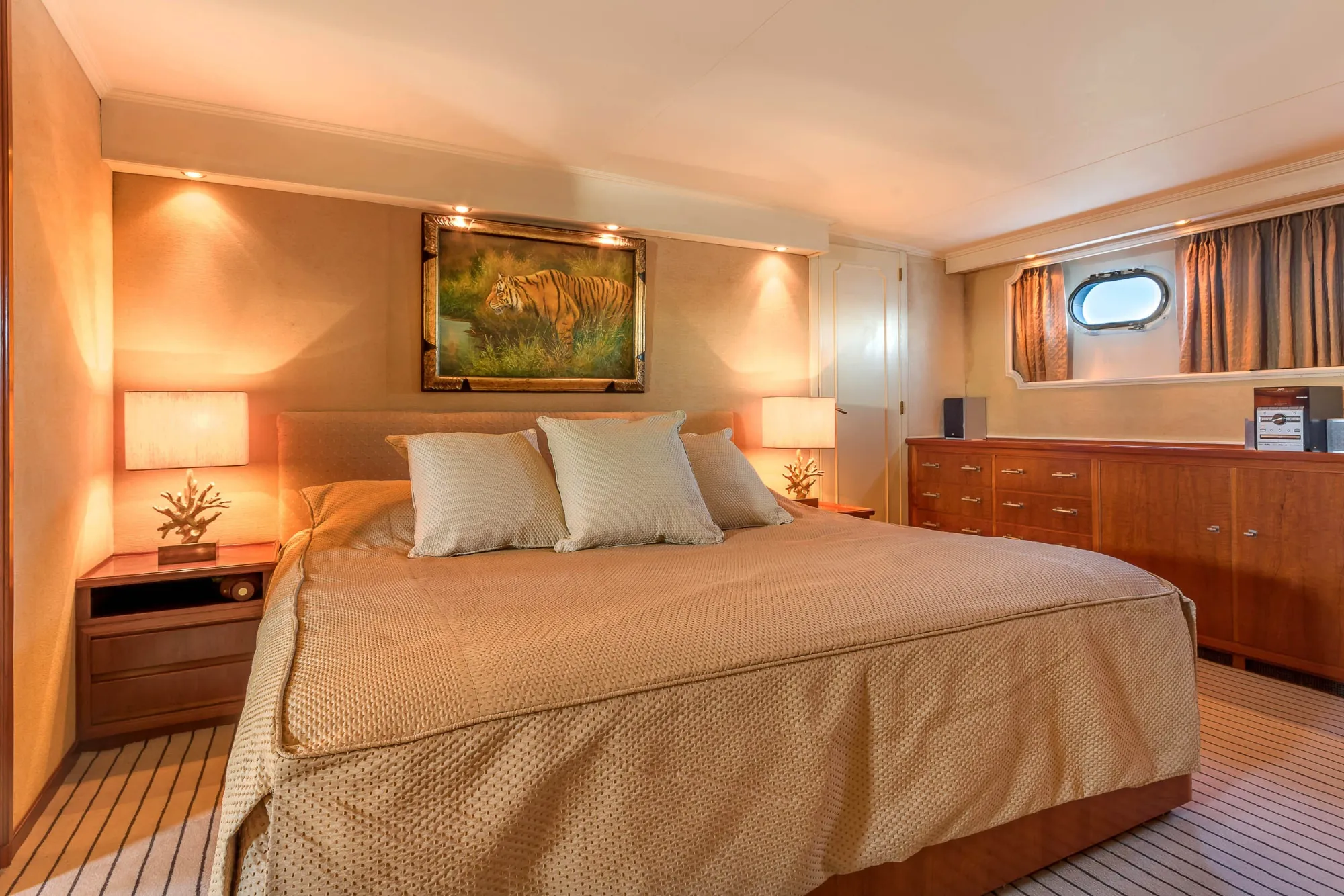 Secret Life 45.02m Feadship motor yacht charter French Riviera photo 37