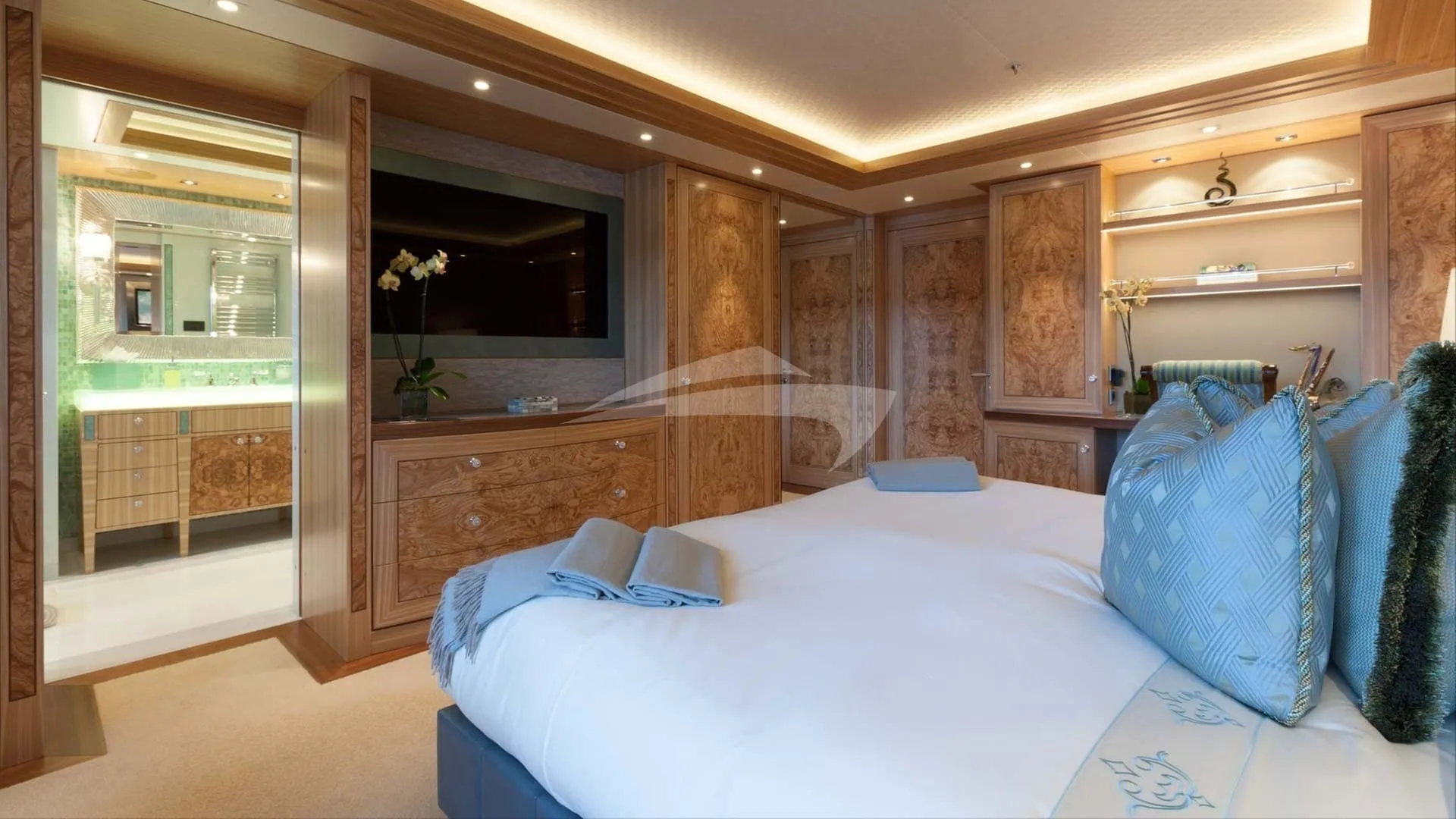 Solandge 85.1m Lurssen motor yacht charter Mediterranean photo 35