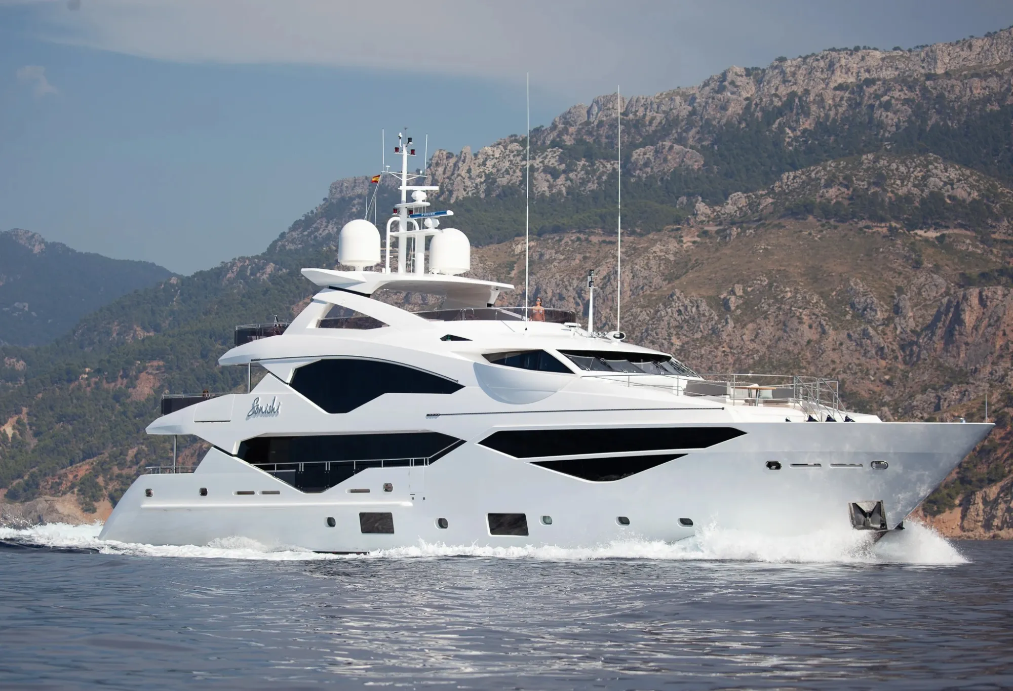 Sonishi 40.05m Sunseeker motor yacht charter Mediterranean photo 02