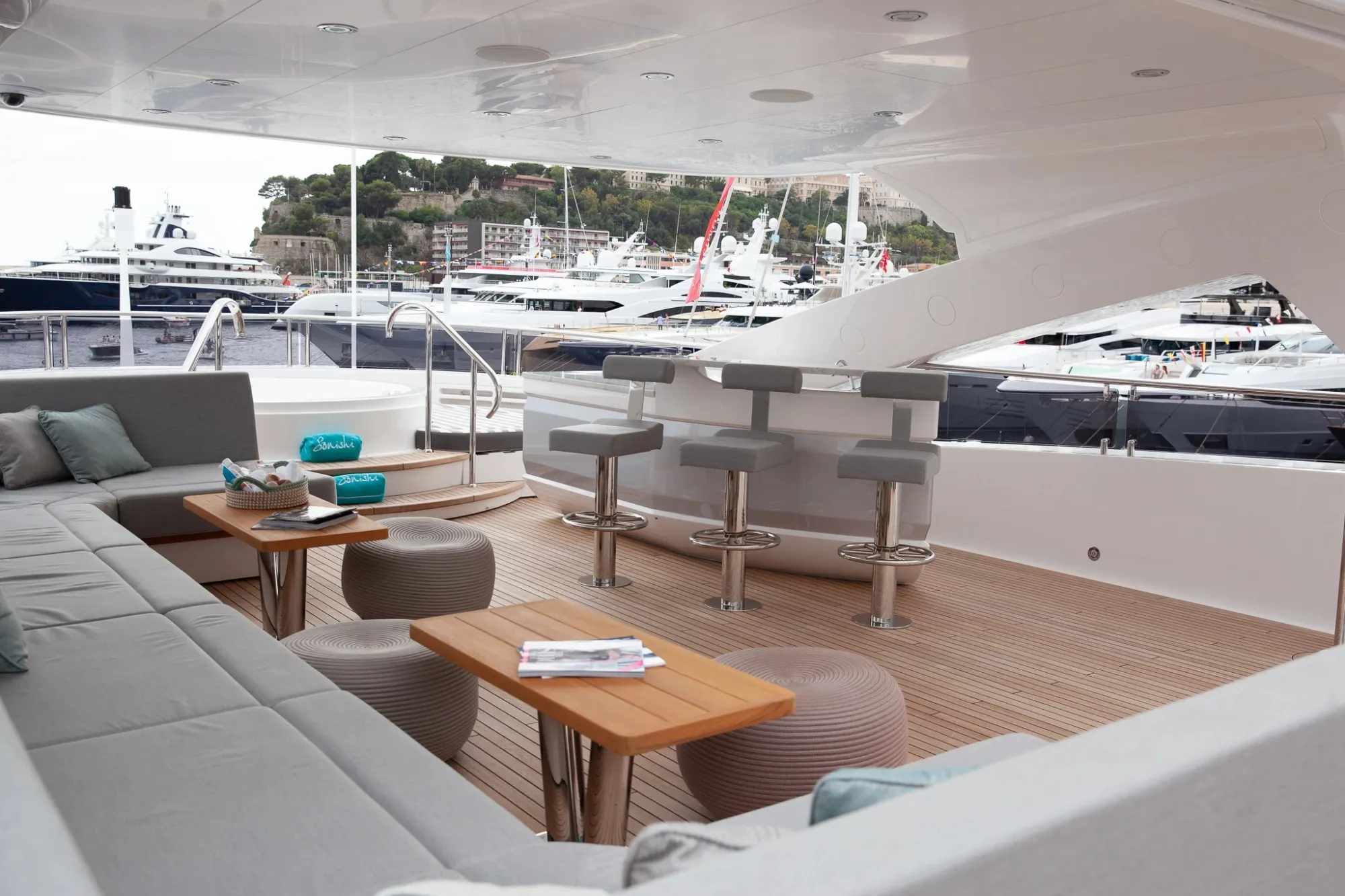 Sonishi 40.05m Sunseeker motor yacht charter Mediterranean photo 09