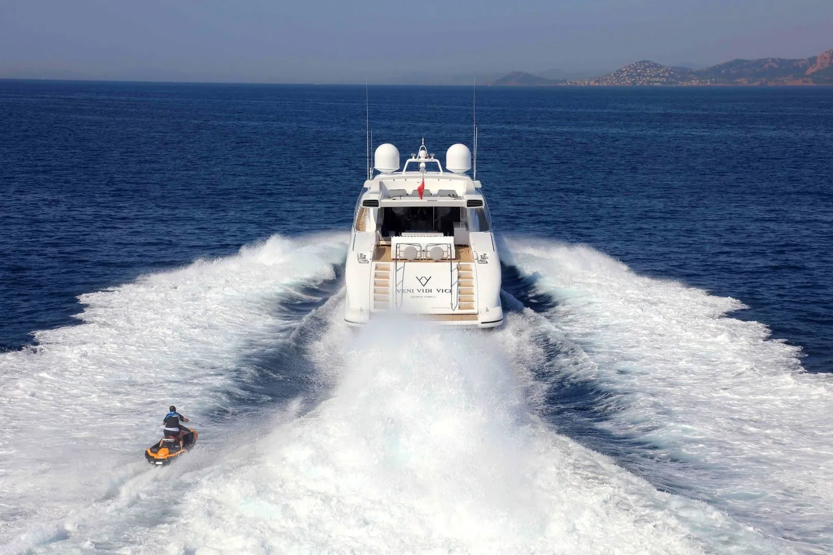 Veni Vidi Vici 39.65m Mangusta motor yacht charter French Riviera photo 02