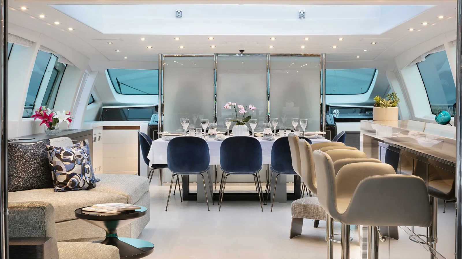 Veni Vidi Vici 39.65m Mangusta motor yacht charter French Riviera photo 10